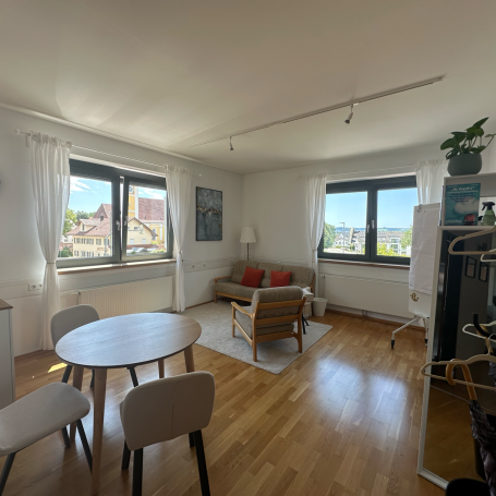 Wohltuender Praxisraum für psychotherapeutische Sitzungen in der Praxis Viola Hoffmann in Mauerstetten Wohltuender Praxisraum für psychotherapeutische Sitzungen in der Praxis Viola Hoffmann in Mauerstetten