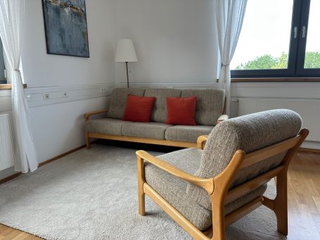 Raum der Praxis Viola Hoffmann, ruhige und geschützte Umgebung für Psychotherapie Raum der Praxis Viola Hoffmann, ruhige und geschützte Umgebung für Psychotherapie
